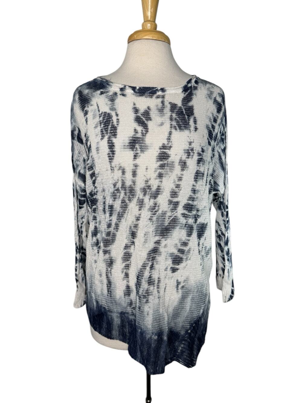 CHICOS 100% Linen Tie Dye Open Weave Top Size Large (2) Blue White Relaxed